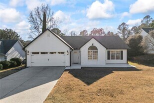 367 Ayelsbury Ct in Sugar Hill, GA - Building Photo