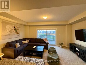 897 Robert Ferrie Dr in Kitchener, ON - Building Photo - Building Photo