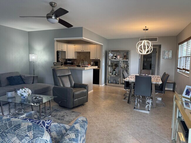 90 Waterford D in Delray Beach, FL - Building Photo - Building Photo