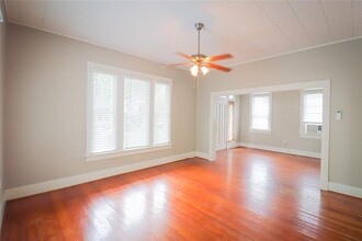 3012 Avenue O 1/2 in Galveston, TX - Building Photo - Building Photo