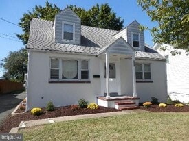 1467 Pennington Rd in Ewing, NJ - Building Photo