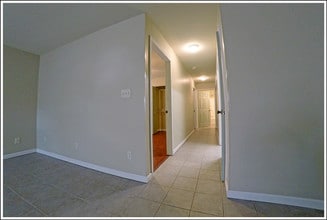518 Main St, Unit D in Saegertown, PA - Building Photo - Building Photo