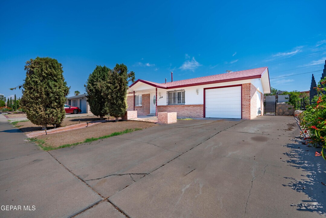 11516 Meadowbrook Dr in El Paso, TX - Building Photo