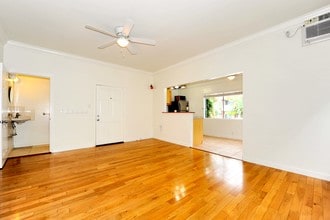 1650 Winona Blvd, Unit 1 in Los Angeles, CA - Building Photo - Building Photo