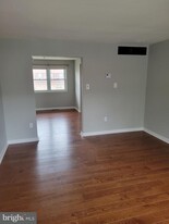 630 Kingston Rd in Middle River, MD - Building Photo