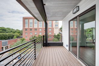 12th & Court Lofts in Lynchburg, VA - Foto de edificio - Interior Photo