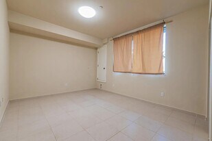 70-110 S Haskell St in Central Point, OR - Building Photo