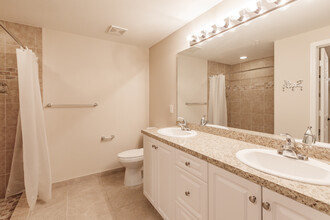27450 Palmesta Circle in Bonita Springs, FL - Building Photo - Building Photo