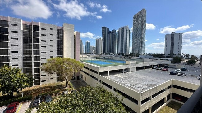 16909 N Bay Rd in Sunny Isles Beach, FL - Building Photo - Building Photo