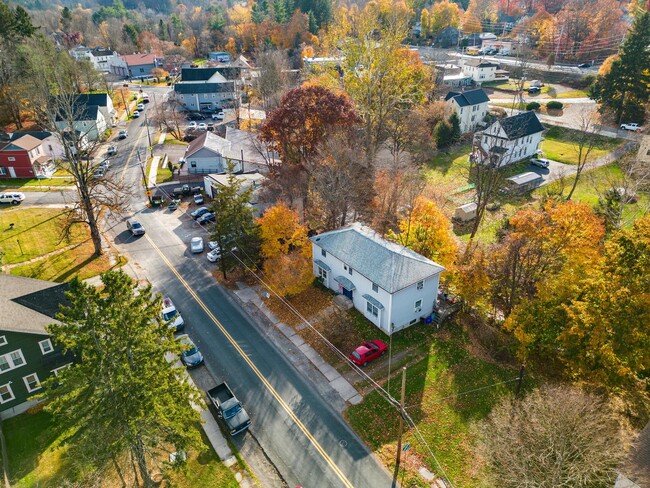 203 N Turnpike Rd in Dalton, PA - Building Photo - Building Photo