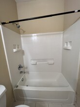 3612 NW 29th Ct in Lauderdale Lakes, FL - Building Photo - Building Photo