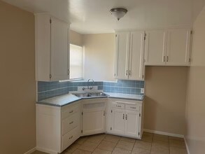 Victoria Apartments in Los Angeles, CA - Building Photo - Building Photo
