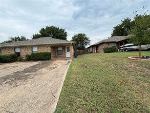 1008 Mitchell Ln in Burleson, TX - Building Photo - Building Photo