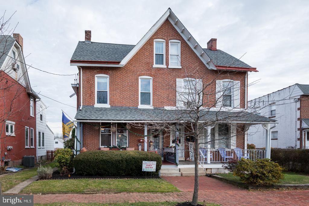 739 S Matlack St in West Chester, PA - Building Photo