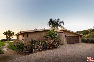 20247 Piedra Chica Rd in Malibu, CA - Building Photo - Building Photo