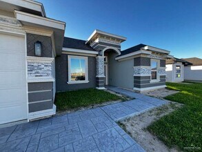 11 N 37th St in McAllen, TX - Building Photo - Building Photo