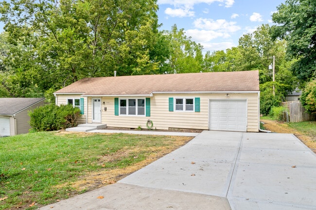 6308 W 81st St in Overland Park, KS - Foto de edificio - Building Photo