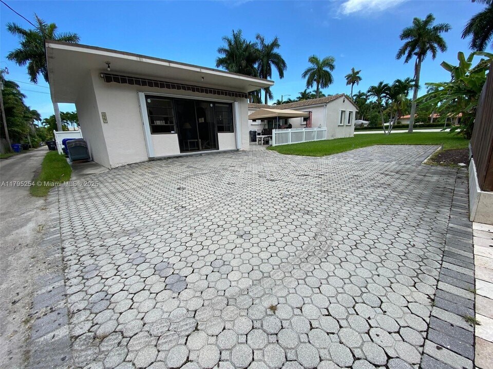 927 Hollywood Blvd in Hollywood, FL - Building Photo