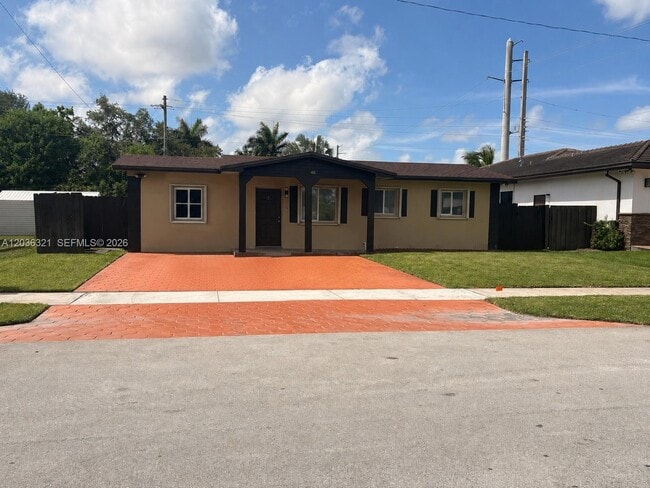 property at 4011 SW 28th St