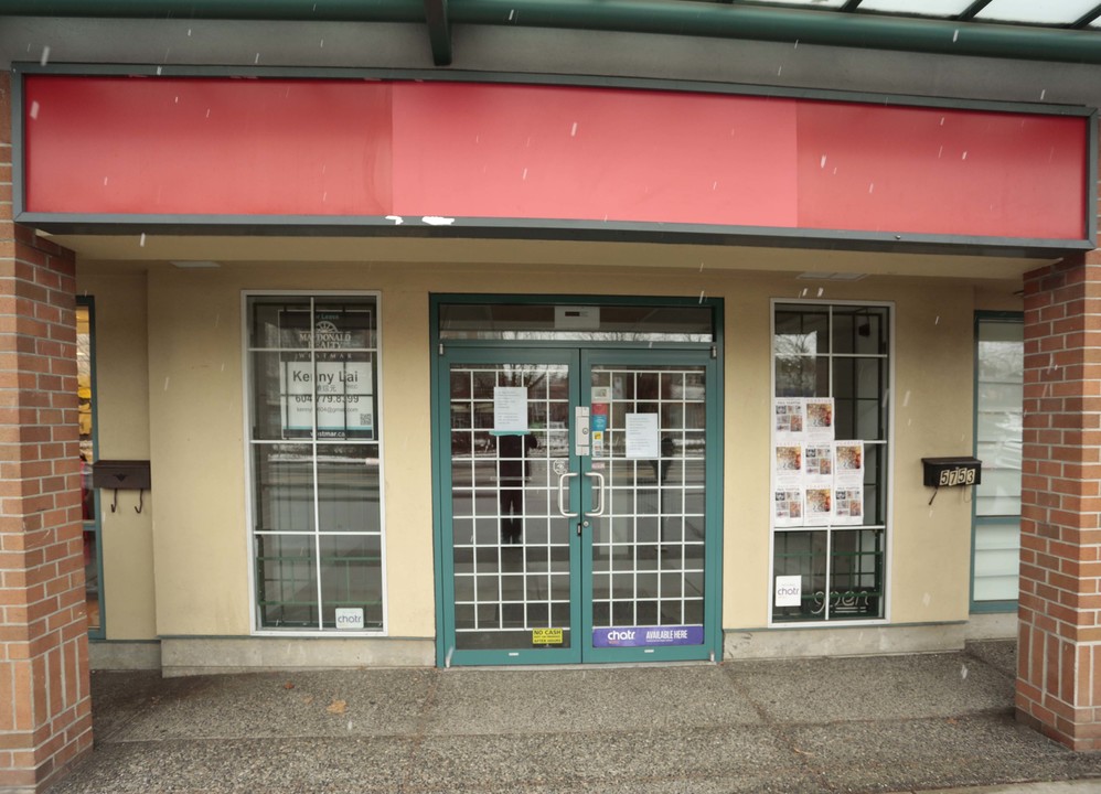 The Brownstone on Kerrisdale in Vancouver, BC - Building Photo