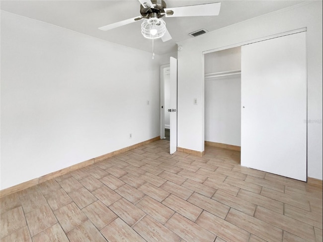 23337 Olean Blvd in Port Charlotte, FL - Foto de edificio - Building Photo