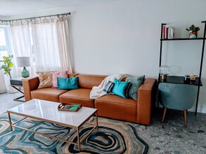 308 Seaview St, Unit 308 Seaview in Manhattan Beach, CA - Building Photo - Building Photo