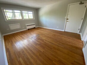 1822 Monroe St in Evanston, IL - Building Photo - Building Photo
