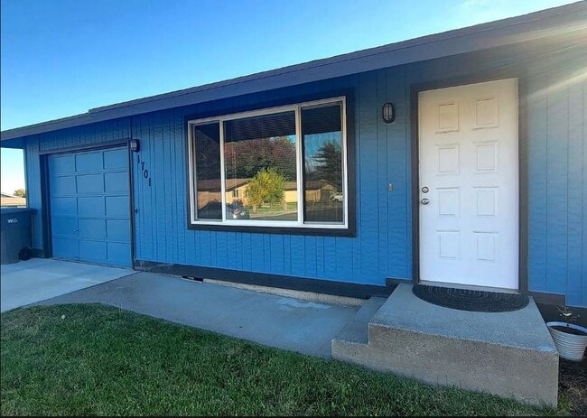 property at 1701 S Olson St