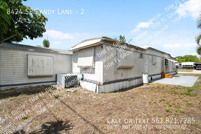 8424 SE Sandy Ln in Hobe Sound, FL - Building Photo - Building Photo