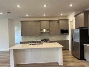 4802 Avon Ridge Way in Fulshear, TX - Foto de edificio - Building Photo