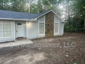 8103 Creekstone Ct in Riverdale, GA - Building Photo