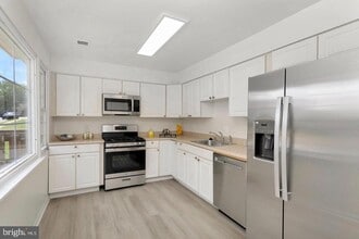 1132 James Madison Cir in Fredericksburg, VA - Building Photo - Building Photo