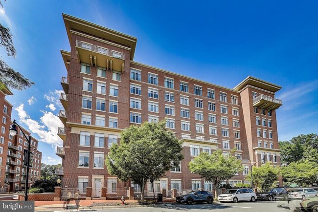 property at 4480 Market Commons Dr