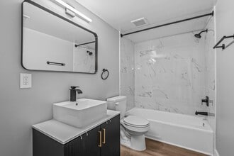 Serenity Place Central in Tallahassee, FL - Building Photo - Building Photo