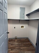 36908 State Highway 64 in Wills Point, TX - Foto de edificio - Building Photo