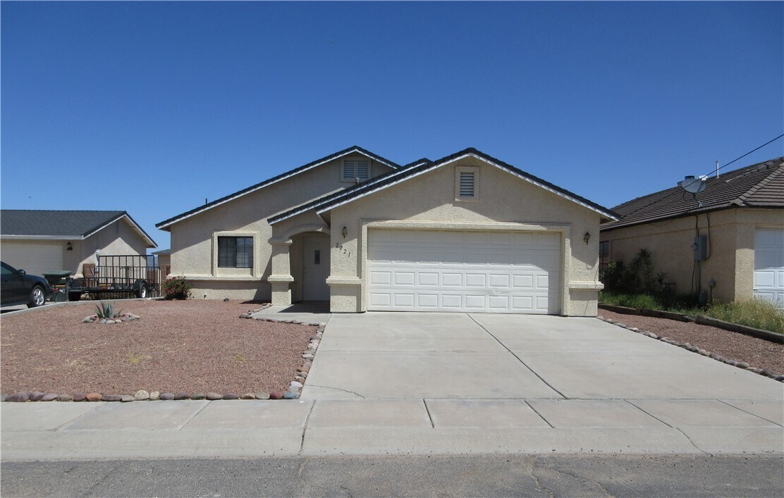 2721 Colorado Ave in Kingman, AZ - Building Photo