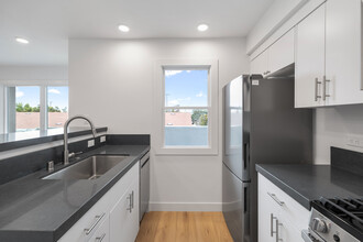 Welcome to The Gardens on Bancroft – Where... in San Diego, CA - Foto de edificio - Building Photo