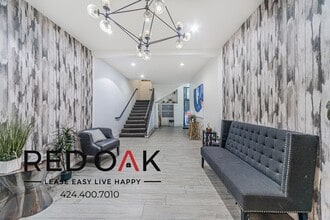 3540 Fletcher Dr, Unit 201 in Los Angeles, CA - Building Photo - Building Photo