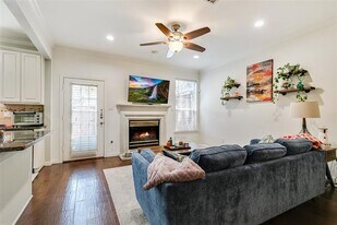 18240 Midway Rd in Dallas, TX - Building Photo