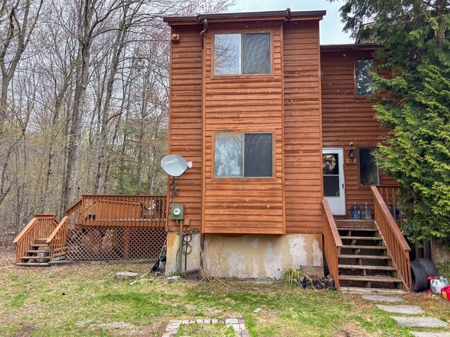 12 Edelweiss Dr in Woodridge, NY - Building Photo - Building Photo