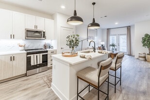 The Watts in Huntsville, AL - Building Photo