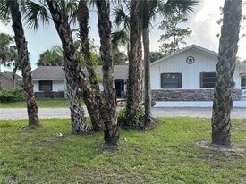 545 9th St NW in Naples, FL - Building Photo