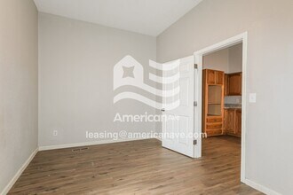 4610 Alaska Ave in St. Louis, MO - Foto de edificio - Building Photo