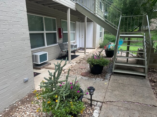 property at 112 Lady Bird Ln