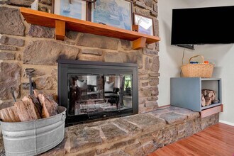 13014 Schoolhouse Dr in Lowell, AR - Building Photo - Building Photo