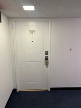 3930 S University Center Dr in Las Vegas, NV - Building Photo - Building Photo