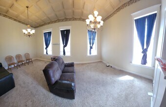 403 14th St, Unit 1 in Burlington, CO - Building Photo - Building Photo