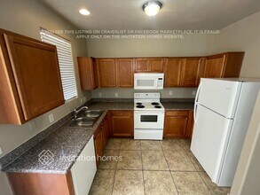 6610 W Hayes St in Phoenix, AZ - Foto de edificio - Building Photo