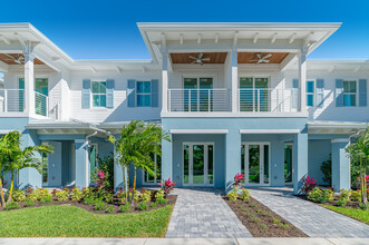 Manatee Isles Waterfront in Stuart, FL - Building Photo - Building Photo