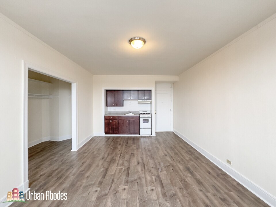 3333 W Diversey Ave in Chicago, IL - Building Photo